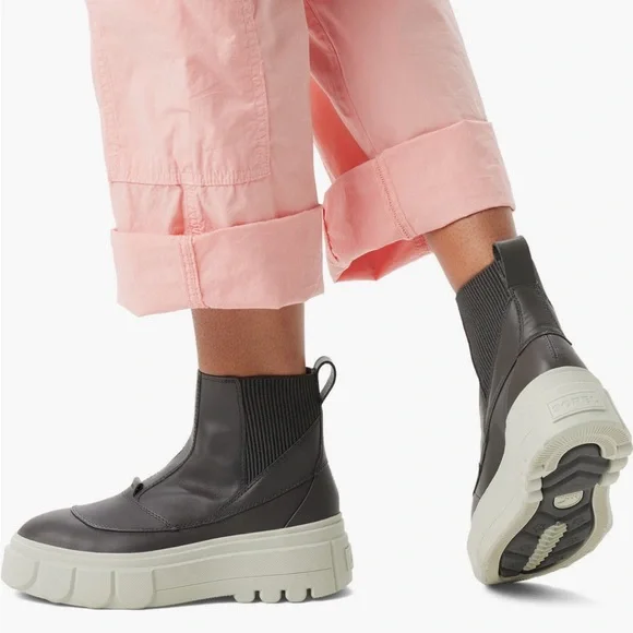 NEW Sorel Caribou Waterproof Leather WOMEN'S Platform CHELSEA BOOT In Jet/Pixel - Picture 2 of 15